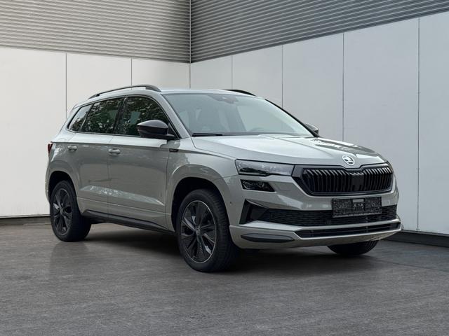 Skoda / Karoq / Grau / / / 1.5 TSI-DSG Sportline NAVI+360&deg;Kamera+ACC+KESSY+18'LM