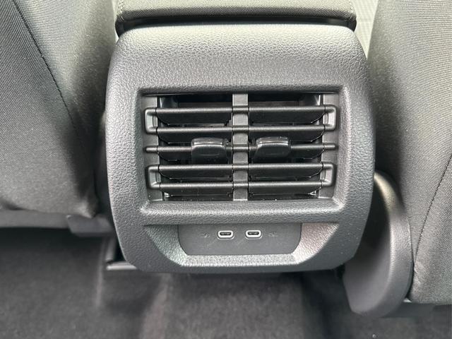 Volkswagen / Caddy Maxi / Blau / / / Caddy Maxi+ KAMERA+AHK+GJR+SHZ+PDC+ACC+LANE ASSIST, Beispielbilder, ggf. teilweise mit Sonderausstattung