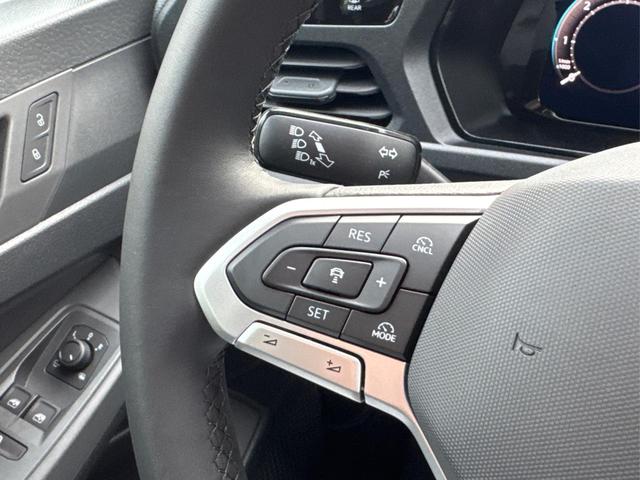 Volkswagen / Caddy Maxi / Blau / / / Caddy Maxi+ KAMERA+AHK+GJR+SHZ+PDC+ACC+LANE ASSIST, Beispielbilder, ggf. teilweise mit Sonderausstattung