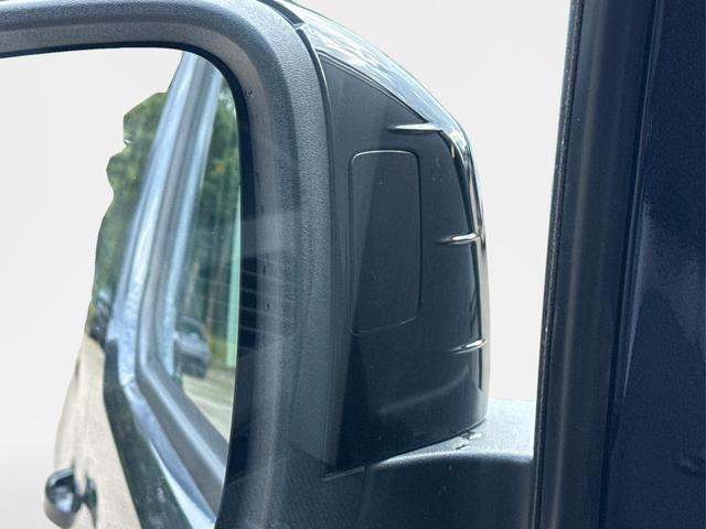 Volkswagen / Caddy Maxi / Blau / / / Caddy Maxi+ KAMERA+AHK+GJR+SHZ+PDC+ACC+LANE ASSIST, Beispielbilder, ggf. teilweise mit Sonderausstattung