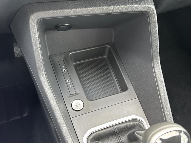 Volkswagen / Caddy Maxi / Blau / / / Caddy Maxi+ KAMERA+AHK+GJR+SHZ+PDC+ACC+LANE ASSIST, Beispielbilder, ggf. teilweise mit Sonderausstattung