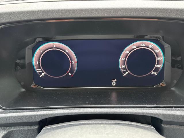 Volkswagen / Caddy Maxi / Blau / / / Caddy Maxi+ KAMERA+AHK+GJR+SHZ+PDC+ACC+LANE ASSIST, Beispielbilder, ggf. teilweise mit Sonderausstattung