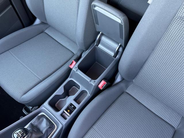Volkswagen / Caddy Maxi / Wei&szlig; / / / Caddy Maxi+ KAMERA+AHK+GJR+SHZ+PDC+ACC+LANE ASSIST, Beispielbilder, ggf. teilweise mit Sonderausstattung