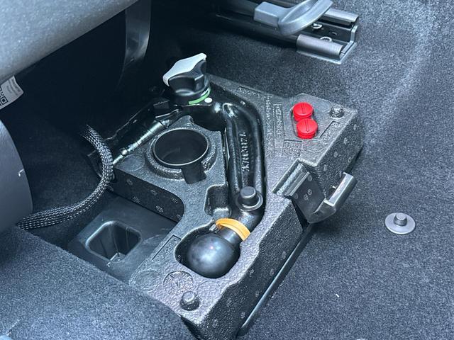 Volkswagen / Caddy Maxi / Wei&szlig; / / / Caddy Maxi+ KAMERA+AHK+GJR+SHZ+PDC+ACC+LANE ASSIST, Beispielbilder, ggf. teilweise mit Sonderausstattung