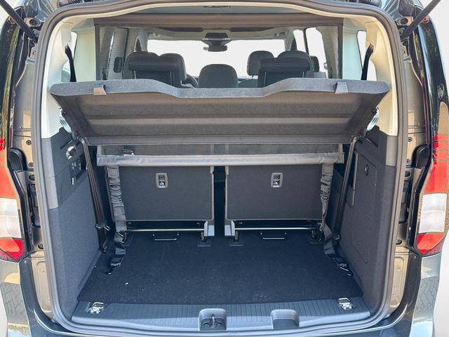 Volkswagen / Caddy Maxi / Grau / / / Caddy Maxi+ KAMERA+AHK+GJR+SHZ+PDC+ACC+LANE ASSIST, Beispielbilder, ggf. teilweise mit Sonderausstattung