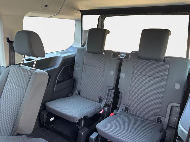 Volkswagen / Caddy Maxi / Grau / / / Caddy Maxi+ KAMERA+AHK+GJR+SHZ+PDC+ACC+LANE ASSIST, Beispielbilder, ggf. teilweise mit Sonderausstattung