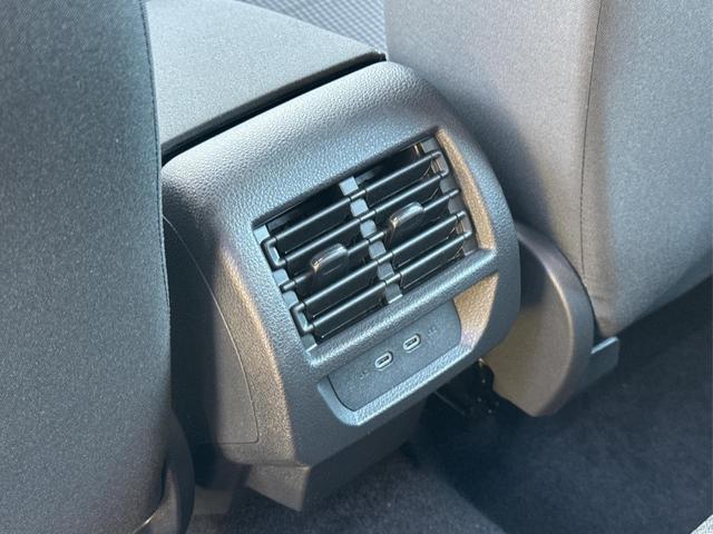 Volkswagen / Caddy Maxi / Grau / / / Caddy Maxi+ KAMERA+AHK+GJR+SHZ+PDC+ACC+LANE ASSIST, Beispielbilder, ggf. teilweise mit Sonderausstattung