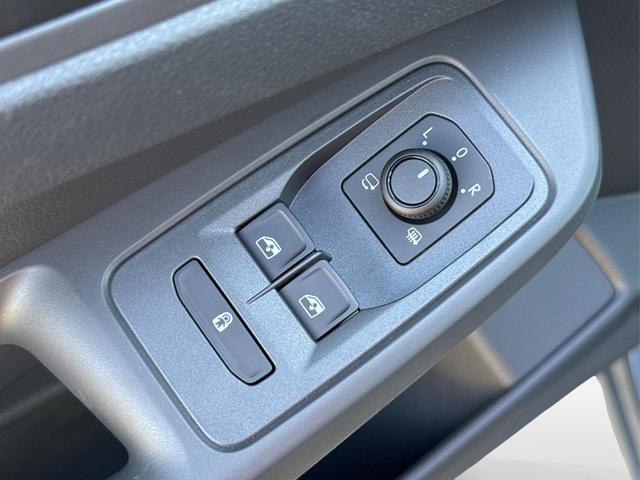 Volkswagen / Caddy Maxi / Grau / / / Caddy Maxi+ KAMERA+AHK+GJR+SHZ+PDC+ACC+LANE ASSIST, Beispielbilder, ggf. teilweise mit Sonderausstattung
