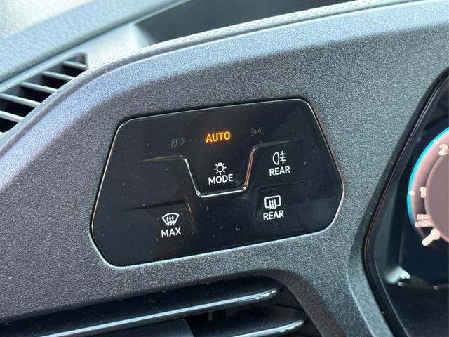 Volkswagen / Caddy Maxi / Grau / / / Caddy Maxi+ KAMERA+AHK+GJR+SHZ+PDC+ACC+LANE ASSIST, Beispielbilder, ggf. teilweise mit Sonderausstattung