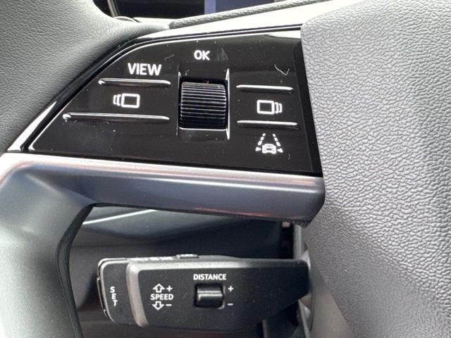 Audi / Q3 / Gr&uuml;n / / / AHK+KAMERA+NAVI+EL. HECKKL.+LED+17'LM