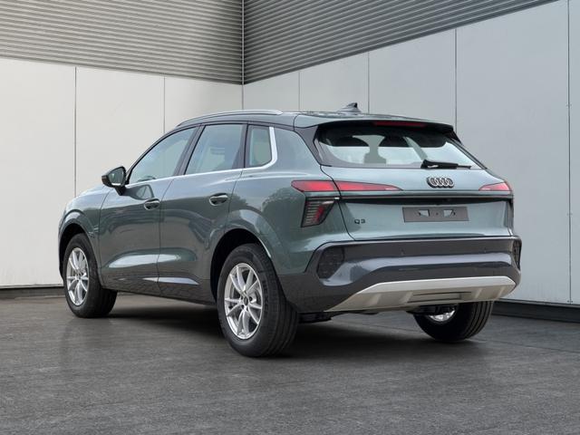 Audi / Q3 / Gr&uuml;n / / / AHK+KAMERA+NAVI+EL. HECKKL.+LED+17'LM