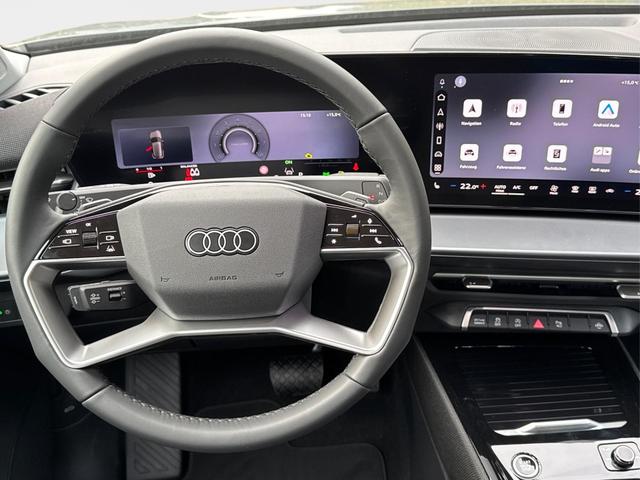 Audi / Q3 / Gr&uuml;n / / / AHK+NAVI+PANO+KAMERA+EL. HECKKL.+LED+18'LM