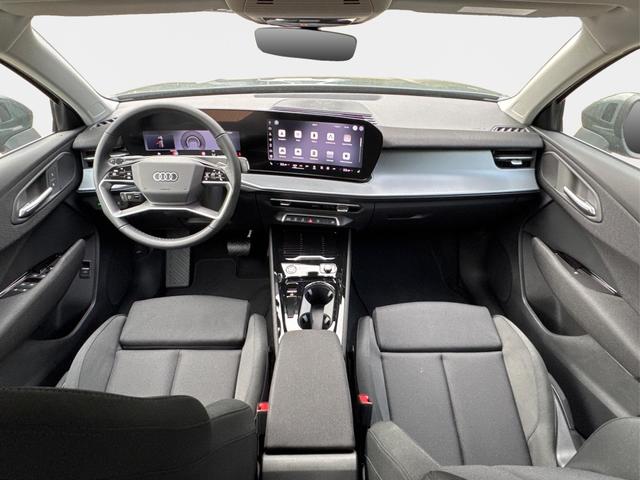 Audi / Q3 / Gr&uuml;n / / / AHK+NAVI+PANO+KAMERA+EL. HECKKL.+LED+18'LM