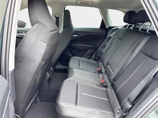 Audi / Q3 / Gr&uuml;n / / / AHK+NAVI+PANO+KAMERA+EL. HECKKL.+LED+18'LM