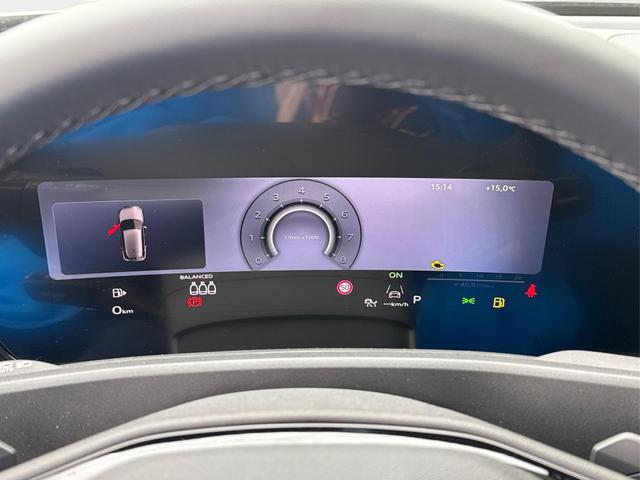 Audi / Q3 / Gr&uuml;n / / / AHK+NAVI+PANO+KAMERA+EL. HECKKL.+LED+18'LM