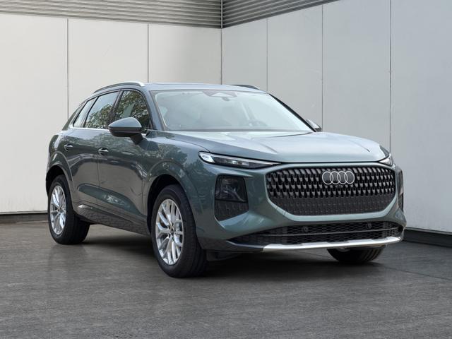 Audi / Q3 / Gr&uuml;n / / / AHK+NAVI+PANO+KAMERA+EL. HECKKL.+LED+18'LM