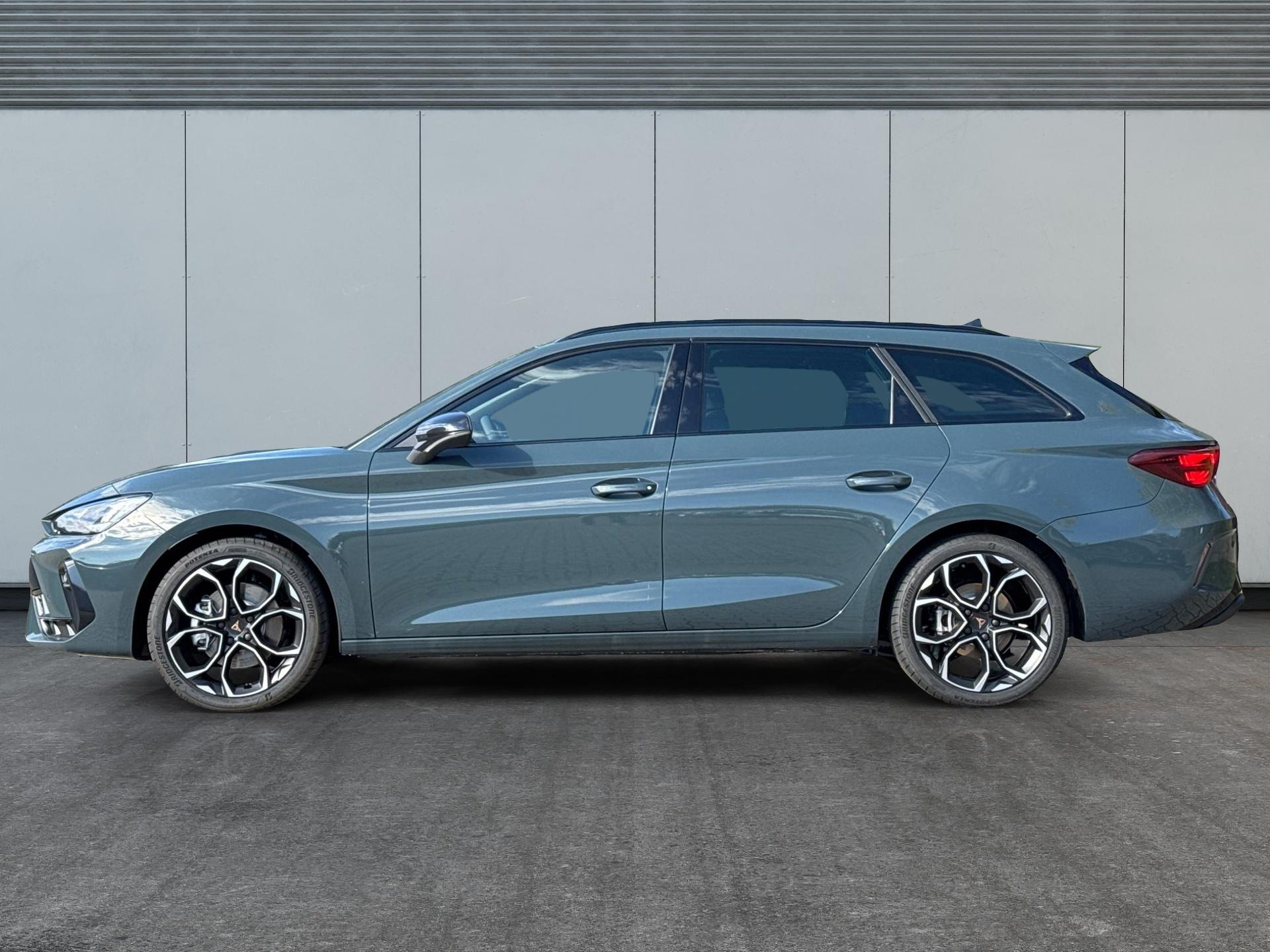 Cupra / Leon Sportstourer / Blau /  /  / ST 4x4 AHK+eHK+NAVI+ACC+SHZ+18 ALU+LED