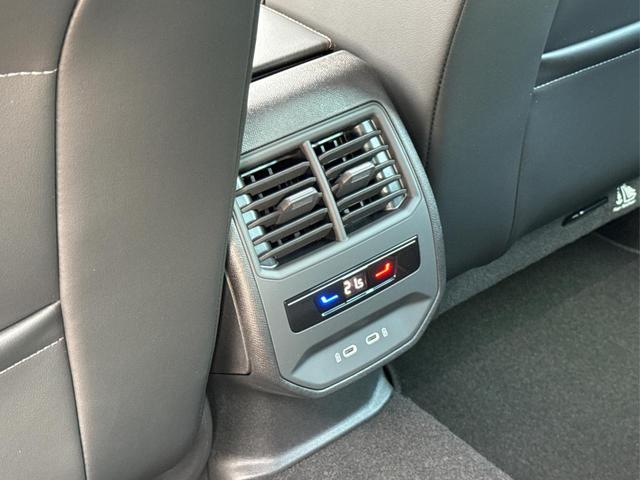 Cupra / Leon Sportstourer / Grau / / / ST 4x4 AHK+eHK+NAVI+ACC+SHZ+18 ALU+LED