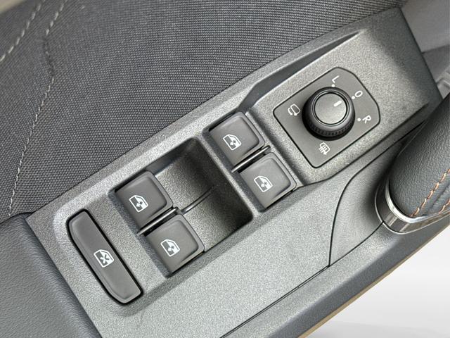 Cupra / Leon Sportstourer / Grau / / / ST 4x4 AHK+eHK+NAVI+ACC+SHZ+18 ALU+LED