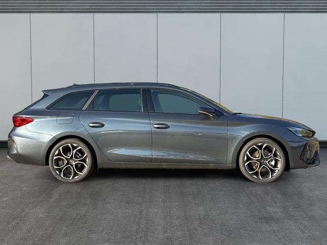 Cupra / Leon Sportstourer / Grau / / / ST AHK+NAVI+eHK+KAMERA+ACC+SHZ+18 ALU+LED, Beispielbilder, ggf. teilweise mit Sonderausstattung