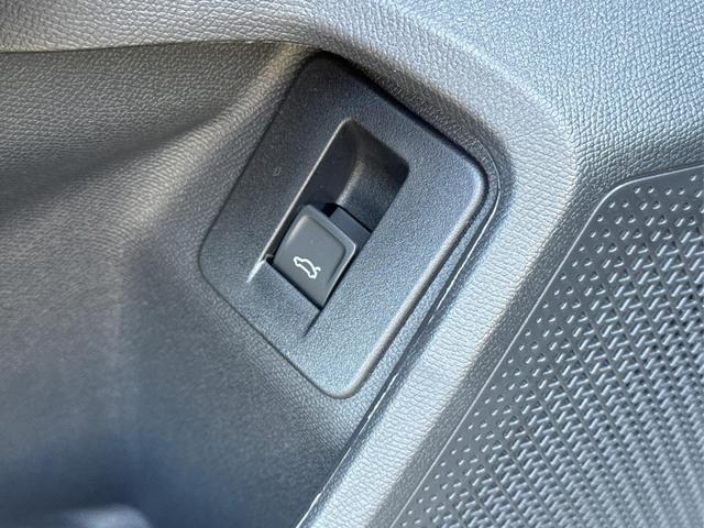 Cupra / Leon Sportstourer / Grau / / / ST AHK+NAVI+eHK+KAMERA+ACC+SHZ+18 ALU+LED, Beispielbilder, ggf. teilweise mit Sonderausstattung
