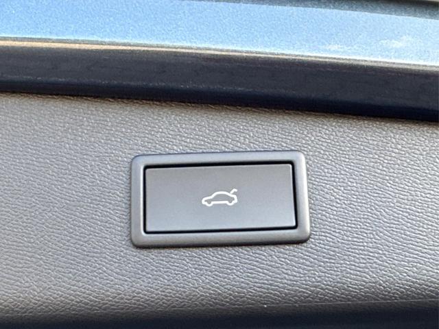 Cupra / Leon Sportstourer / Grau / / / ST AHK+NAVI+eHK+KAMERA+ACC+SHZ+18 ALU+LED, Beispielbilder, ggf. teilweise mit Sonderausstattung