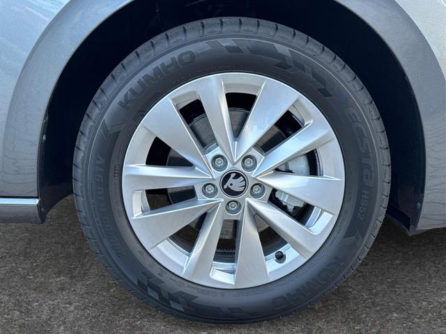 Skoda / Scala / Grau / / / Selection SHZ+KAMERA+SMARTLINK+LED+16 ALU, Beispielbilder, ggf. teilweise mit Sonderausstattung