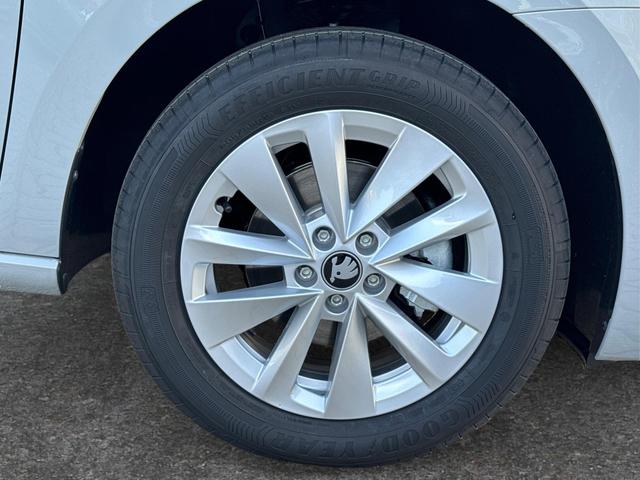 Skoda / Scala / Grau / / / Selection SHZ+KAMERA+SMARTLINK+LED+16 ALU, Beispielbilder, ggf. teilweise mit Sonderausstattung