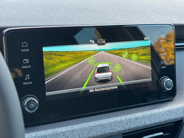 Skoda / Scala / Grau / / / Selection SHZ+KAMERA+SMARTLINK+LED+16 ALU, Beispielbilder, ggf. teilweise mit Sonderausstattung