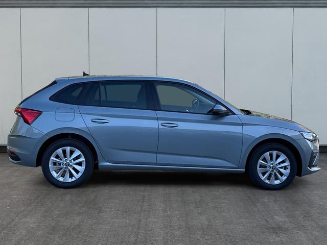 Skoda / Scala / Silber / / / Selection SHZ+KAMERA+SMARTLINK+LED+16 ALU, Beispielbilder, ggf. teilweise mit Sonderausstattung
