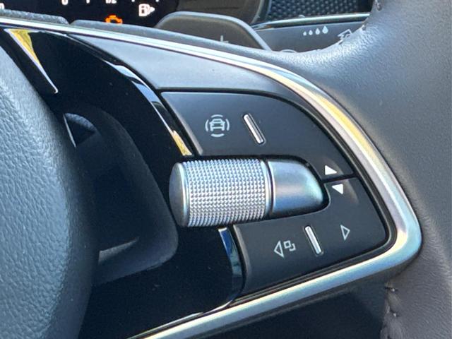 Skoda / Scala / Silber / / / Selection SHZ+KAMERA+SMARTLINK+LED+16 ALU, Beispielbilder, ggf. teilweise mit Sonderausstattung