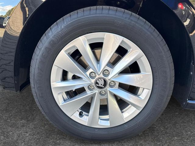 Skoda / Scala / Schwarz / / / Selection SHZ+KAMERA+SMARTLINK+LED+16 ALU, Beispielbilder, ggf. teilweise mit Sonderausstattung