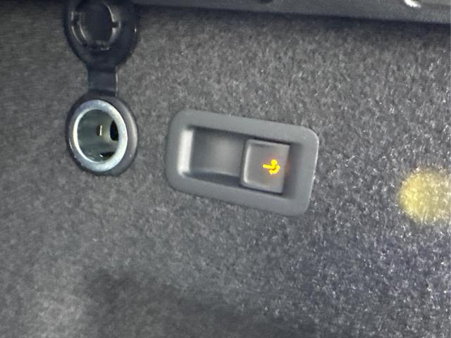 Skoda / Kodiaq / Silber / / / PHEV+AHK+MATRIX+NAVI+KAMERA+EL. HECKKL.+PDC, Beispielbilder, ggf. teilweise mit Sonderausstattung