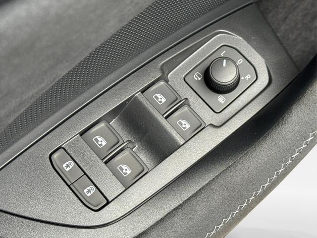 Skoda / Kodiaq / Grau / / / PHEV+AHK+NAVI+PANO+MATRIX-LED+KAMERA+EL. HECKKL., Beispielbilder, ggf. teilweise mit Sonderausstattung
