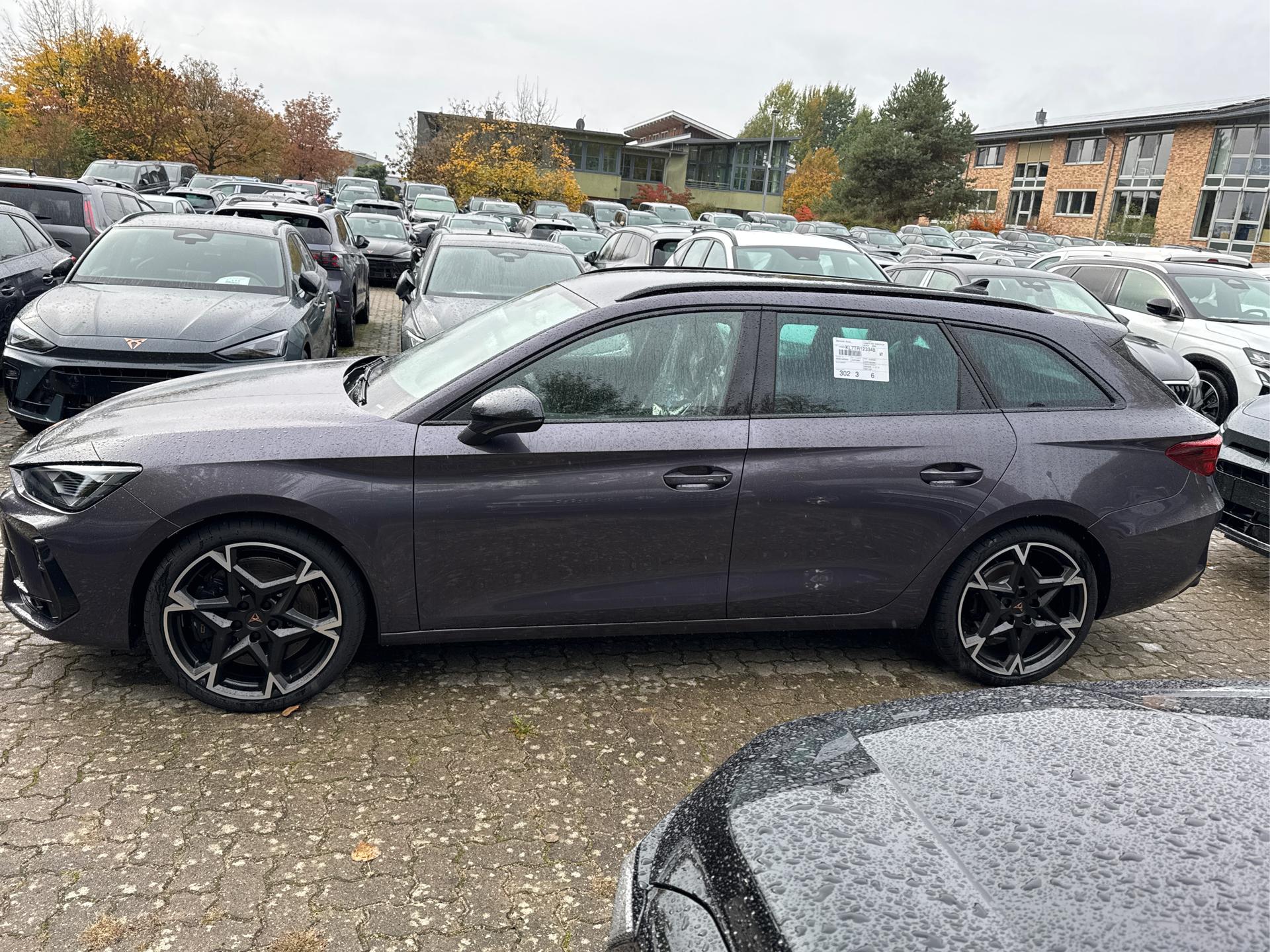 Cupra / Leon Sportstourer / Violett /  /  / 4x4 ST AHK+NAVI+eHK+KAMERA+MEMORY+ACC+19 ALU+LED