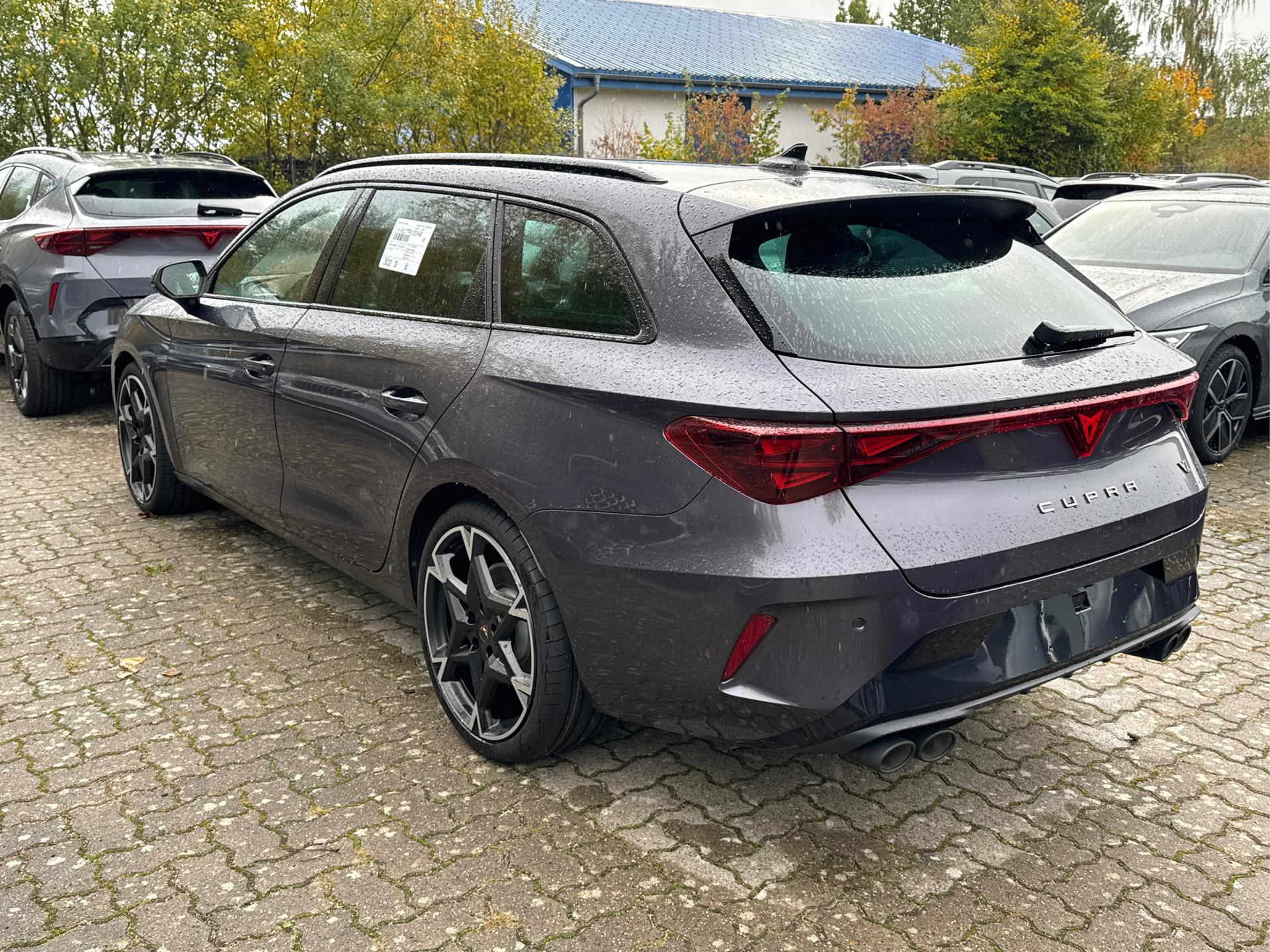 Cupra / Leon Sportstourer / Violett /  /  / 4x4 ST AHK+NAVI+eHK+KAMERA+MEMORY+ACC+19 ALU+LED