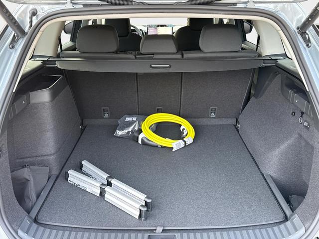 Skoda / Kodiaq / Silber / / / PHEV+AHK+MATRIX+NAVI+KAMERA+EL. HECKKL.+PDC, Beispielbilder, ggf. teilweise mit Sonderausstattung