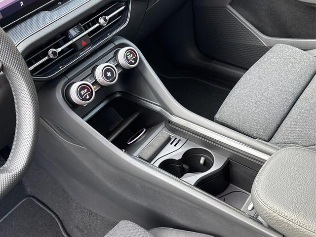 Skoda / Kodiaq / Silber / / / PHEV+AHK+MATRIX+NAVI+KAMERA+EL. HECKKL.+PDC, Beispielbilder, ggf. teilweise mit Sonderausstattung