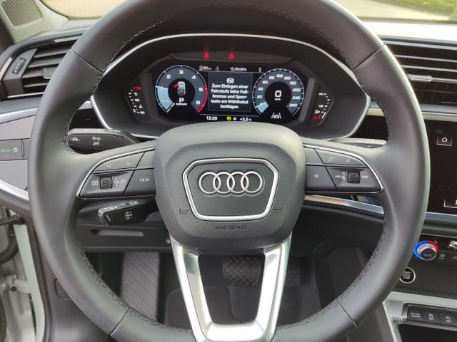Audi / Q3 Sportback / / / / 