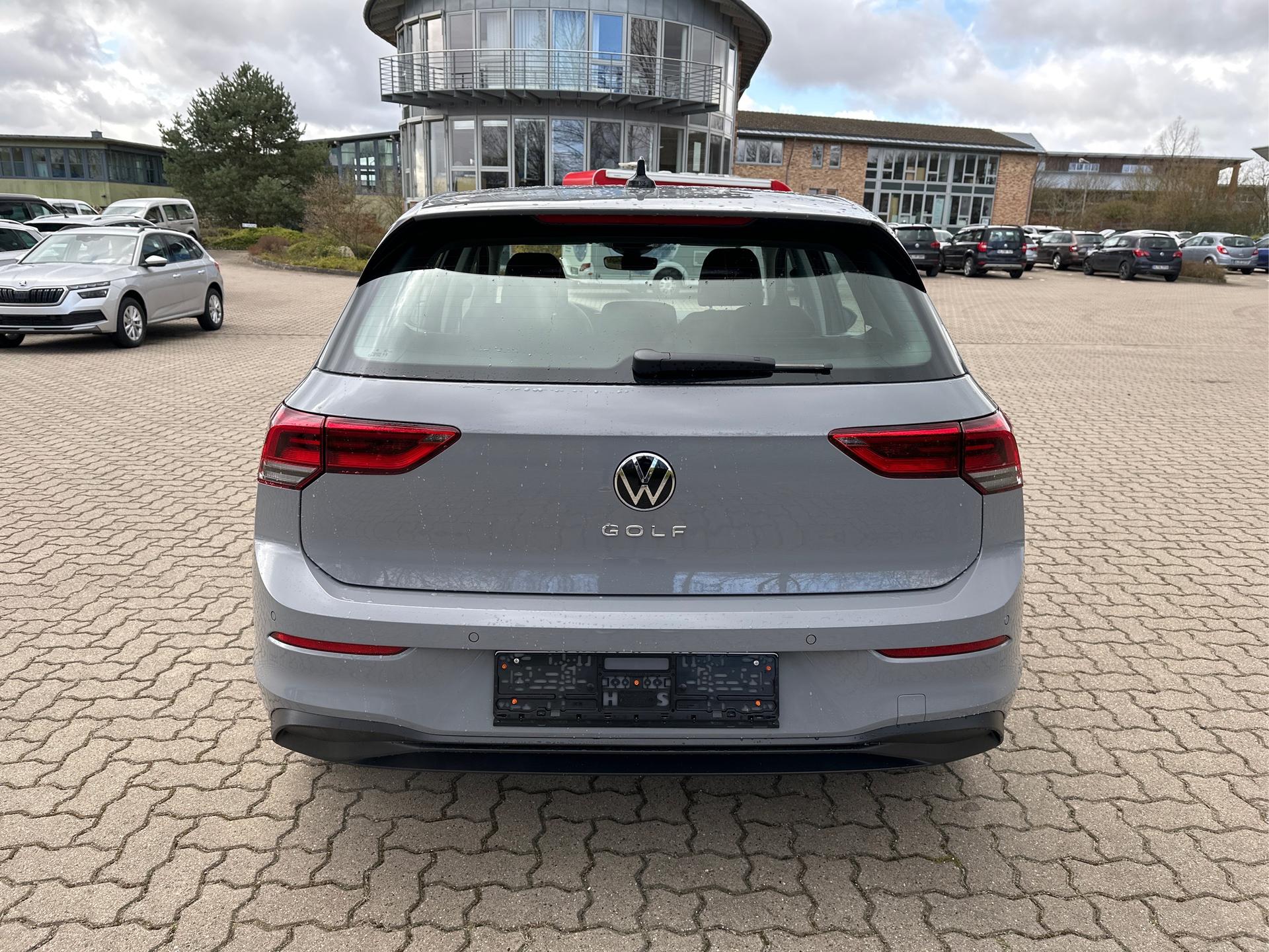 Volkswagen / Golf Life / EU-Neuwagen / Reimport