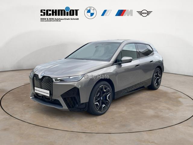 BMW iX - xDrive50 Sportpaket Integal-Aktivlenk. AHK