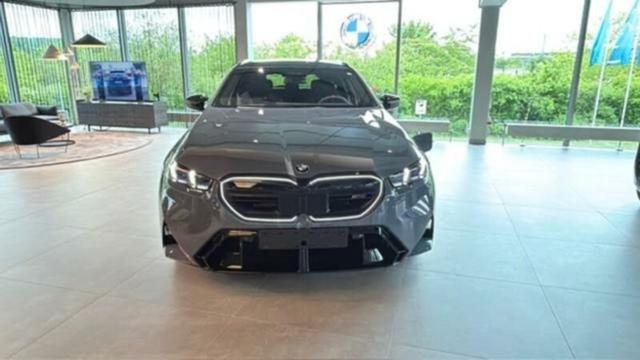 BMW M5 - 