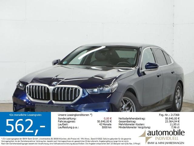 BMW 5er - 520d Iconic Glow Panor Sthz.Park  H&K HuD 19Zoll