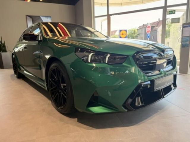 BMW M5 - Limousine  COMFORT Paket 