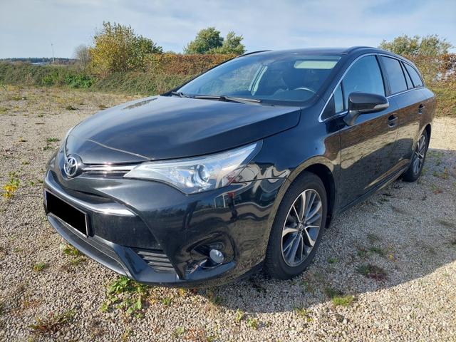 Toyota Avensis Combi - Business Edition Dynamik mit Standheizung. 8 fach bereift. Gepflegtes Autos