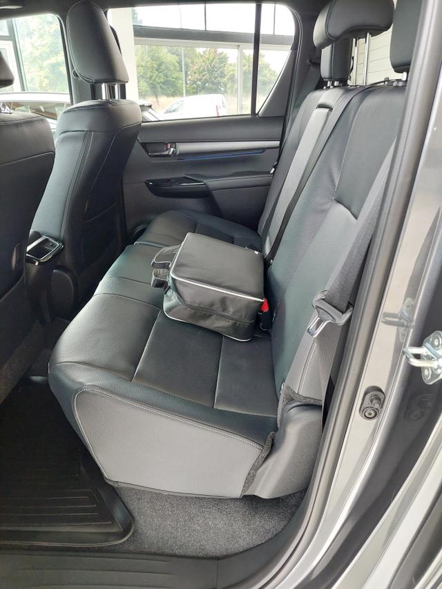 Toyota Hilux 2.8 Mildhybrid Double Cab Invincible 4x4 (EU 