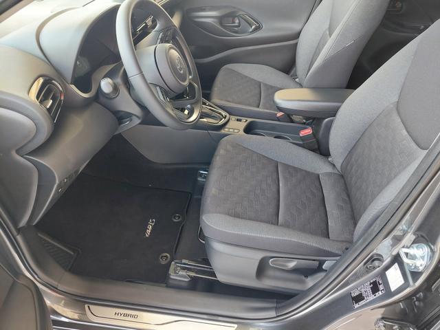 Toyota Yaris 1.5Hyb 6EB 16"Alu RFK RSA adTemp Safetysense 