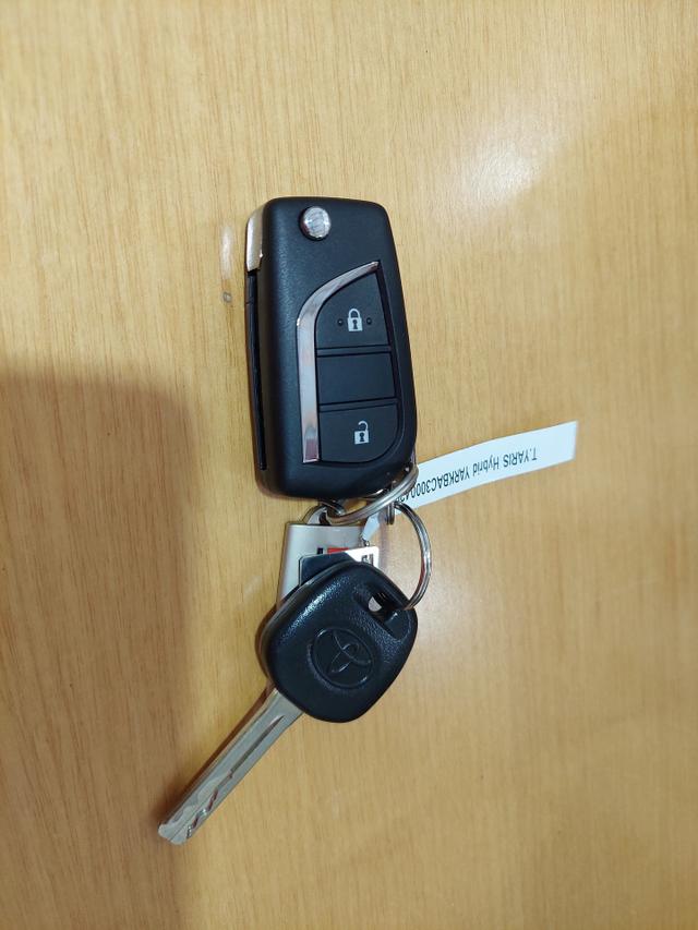 Toyota Yaris 1.5Hyb 6EB 16"Alu RFK RSA adTemp Safetysense 