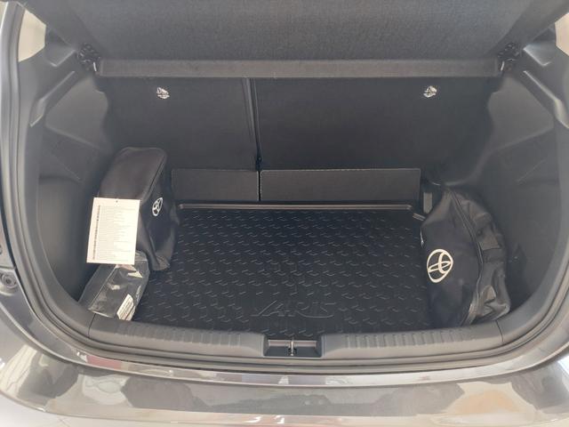 Toyota Yaris 1.5Hyb 6EB 16"Alu RFK RSA adTemp Safetysense 