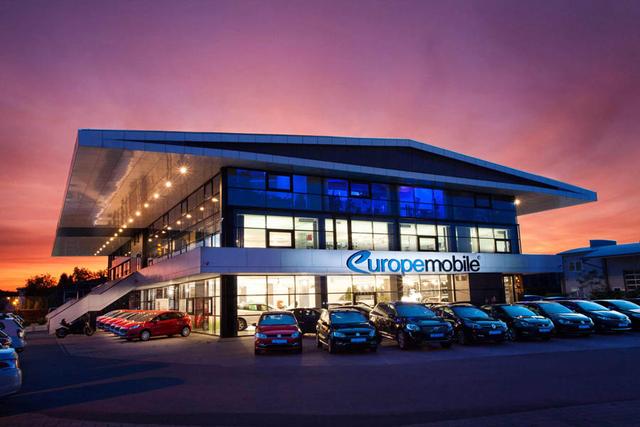 Firmengebäude Europemobile Saaldorf-Surheim bei Sonnenuntergang